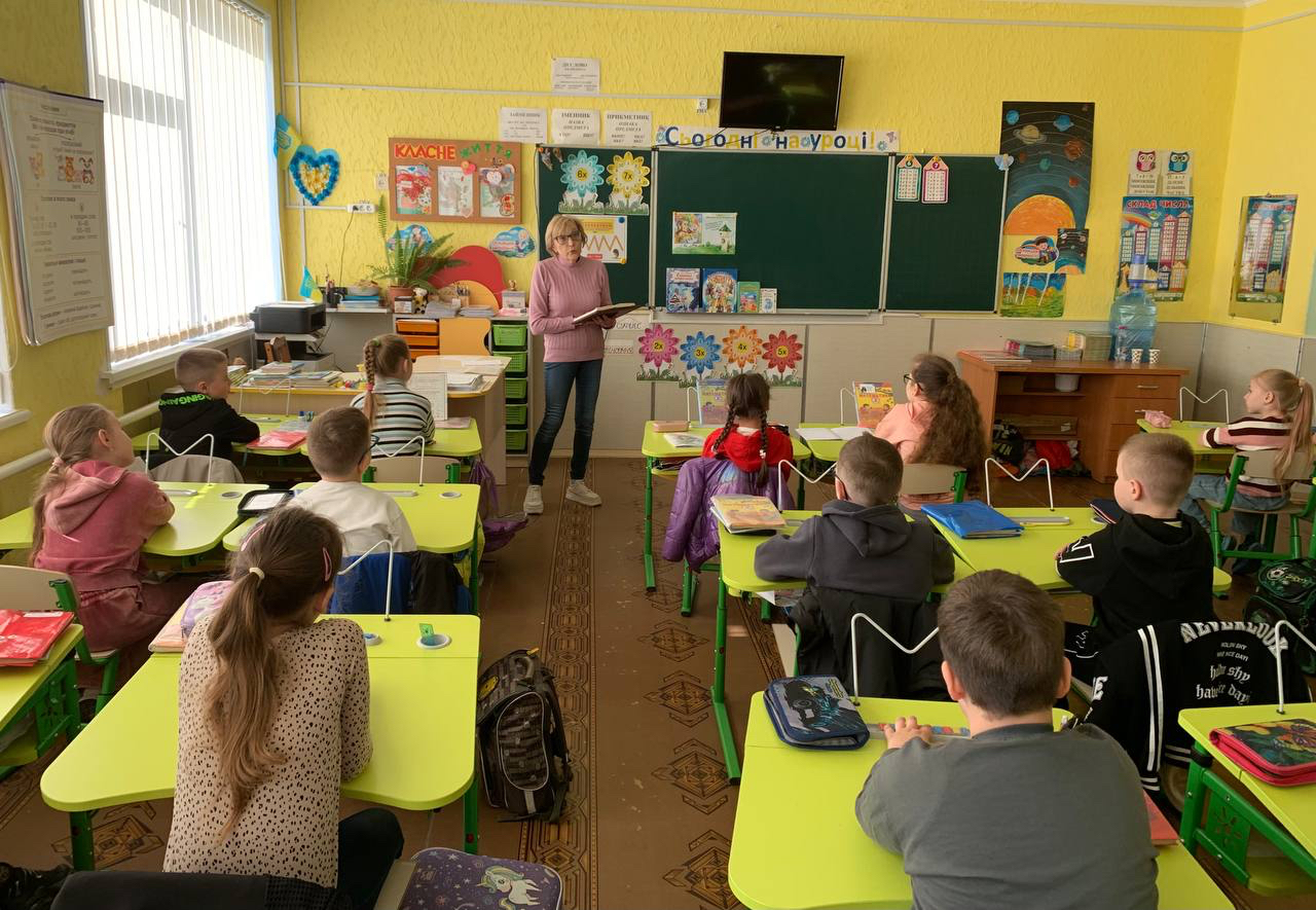 Години спілкування у 2-х класах, присвячені Міжнародному дню дитячої книги